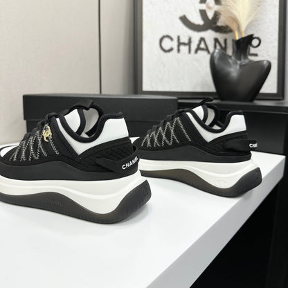 CC 26s Casual Sneakers Black Fabric Cowhide 626371