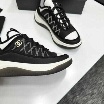 CC 26s Casual Sneakers Black Fabric Cowhide 626371