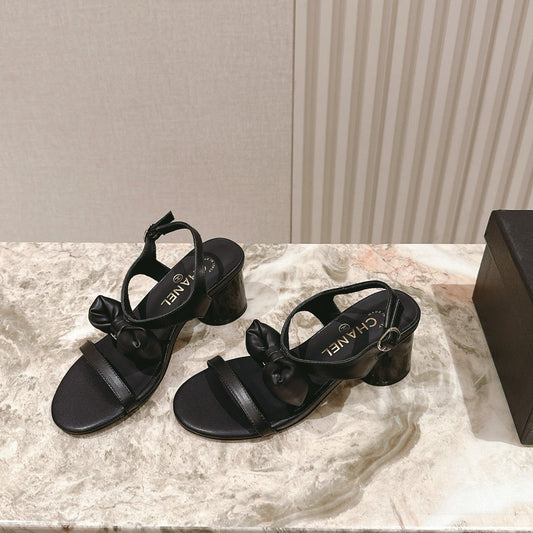 CC 26s Bow Sandals 55 Black Cowhide 658467