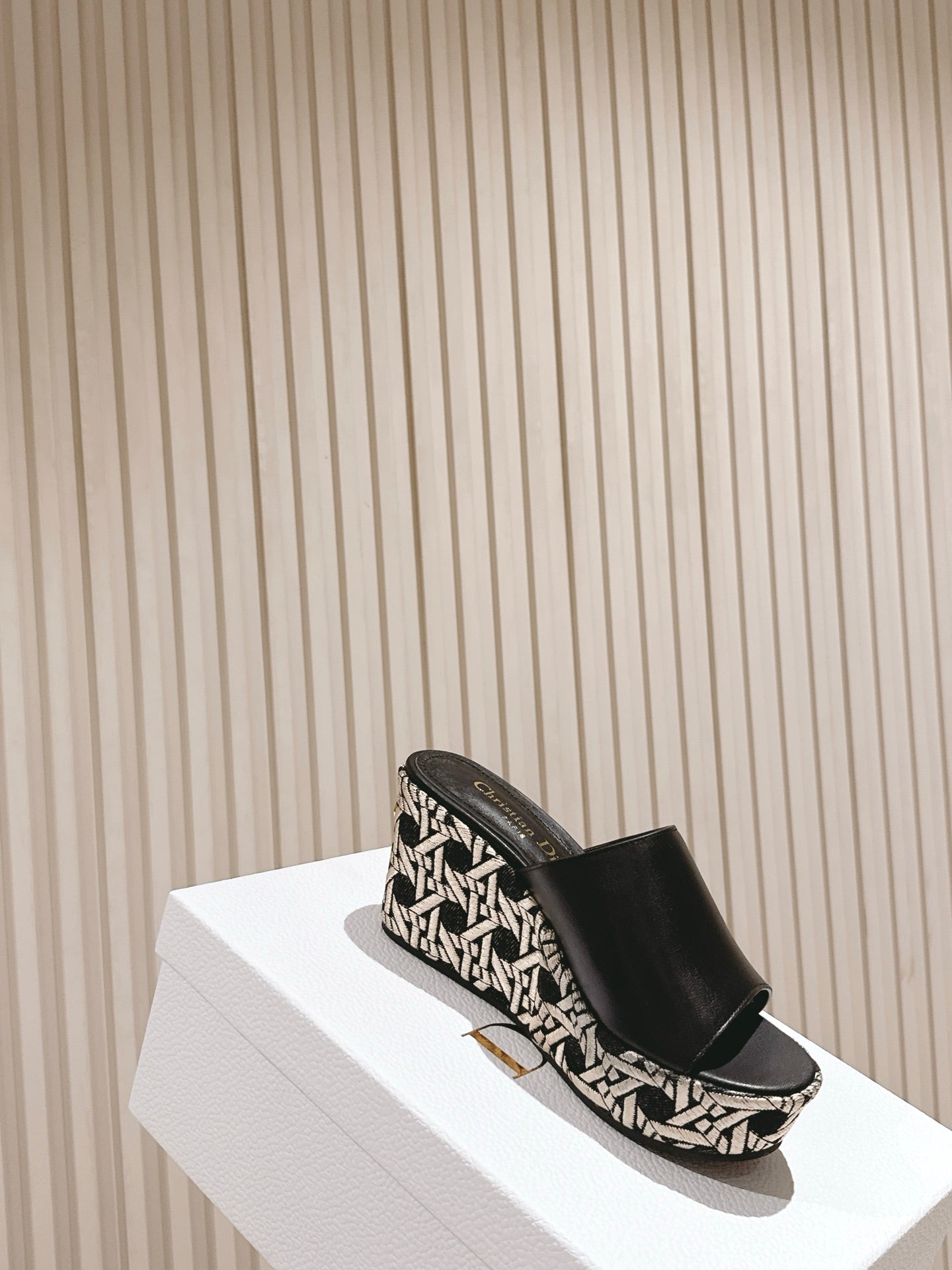 CD Attitude Wedge Slide 85mm Black Calfskin 483085