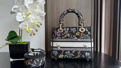 medium lady 24 black flower embroidery