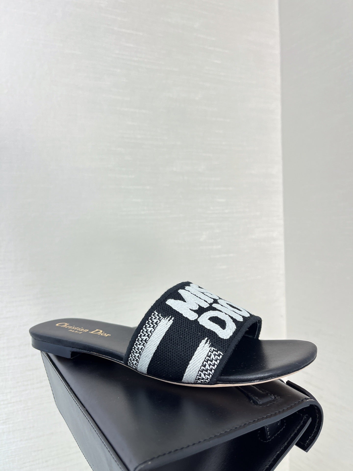 dway slide embroidered black cotton