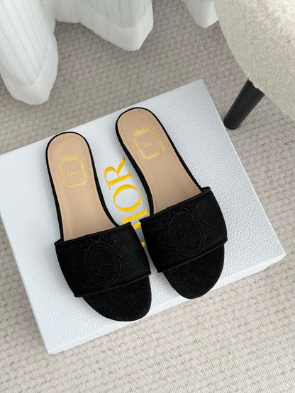 CD Médaillon Slide Flat Black Denim 849732