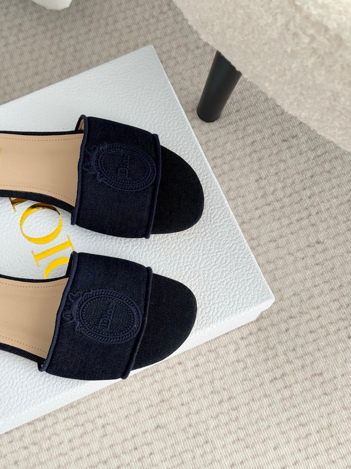CD Médaillon Slide Flat Dark Blue Denim 849733
