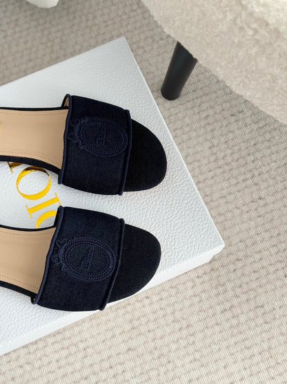 CD Médaillon Slide Flat Dark Blue Denim 849733