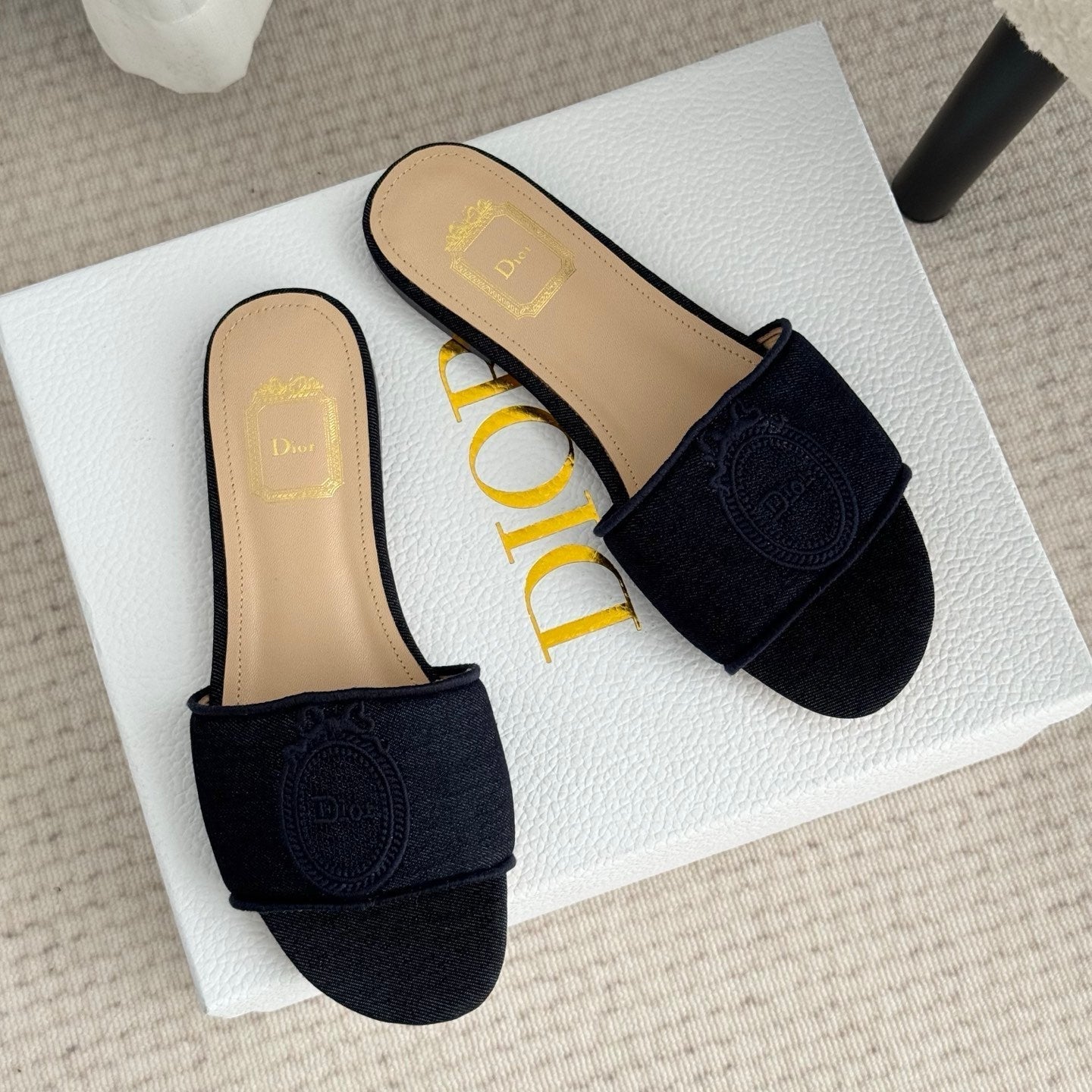CD Médaillon Slide Flat Dark Blue Denim 849733