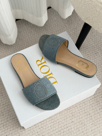 CD Médaillon Slide Flat Wash Blue Denim 849733