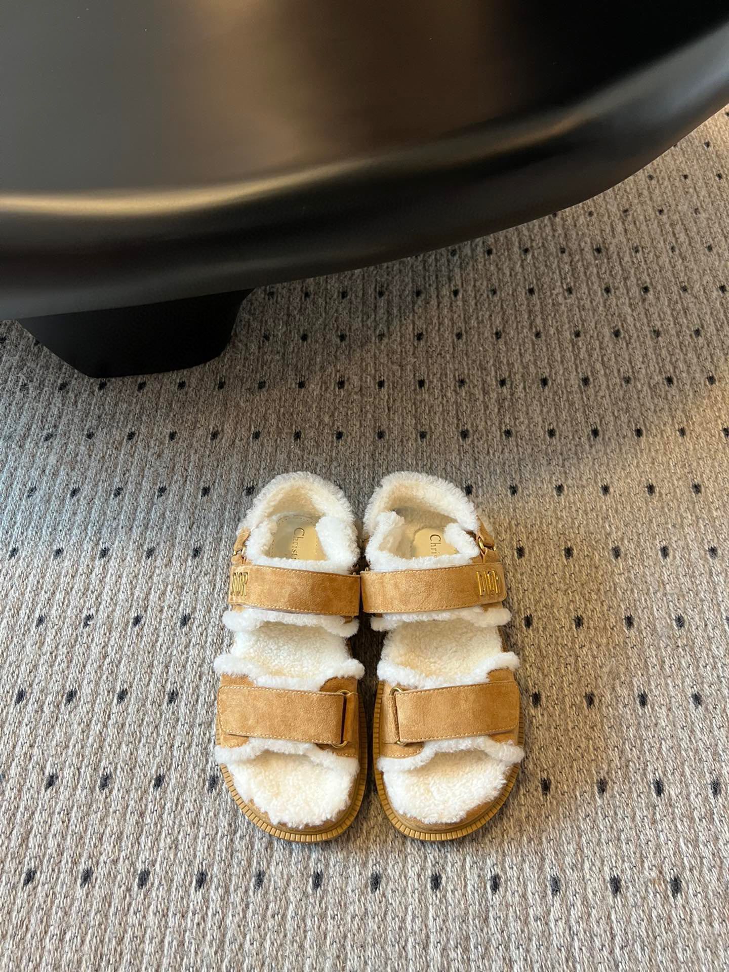 CD Dioract Sandal 40mm Brown Yellow Suede And Fleece Lining