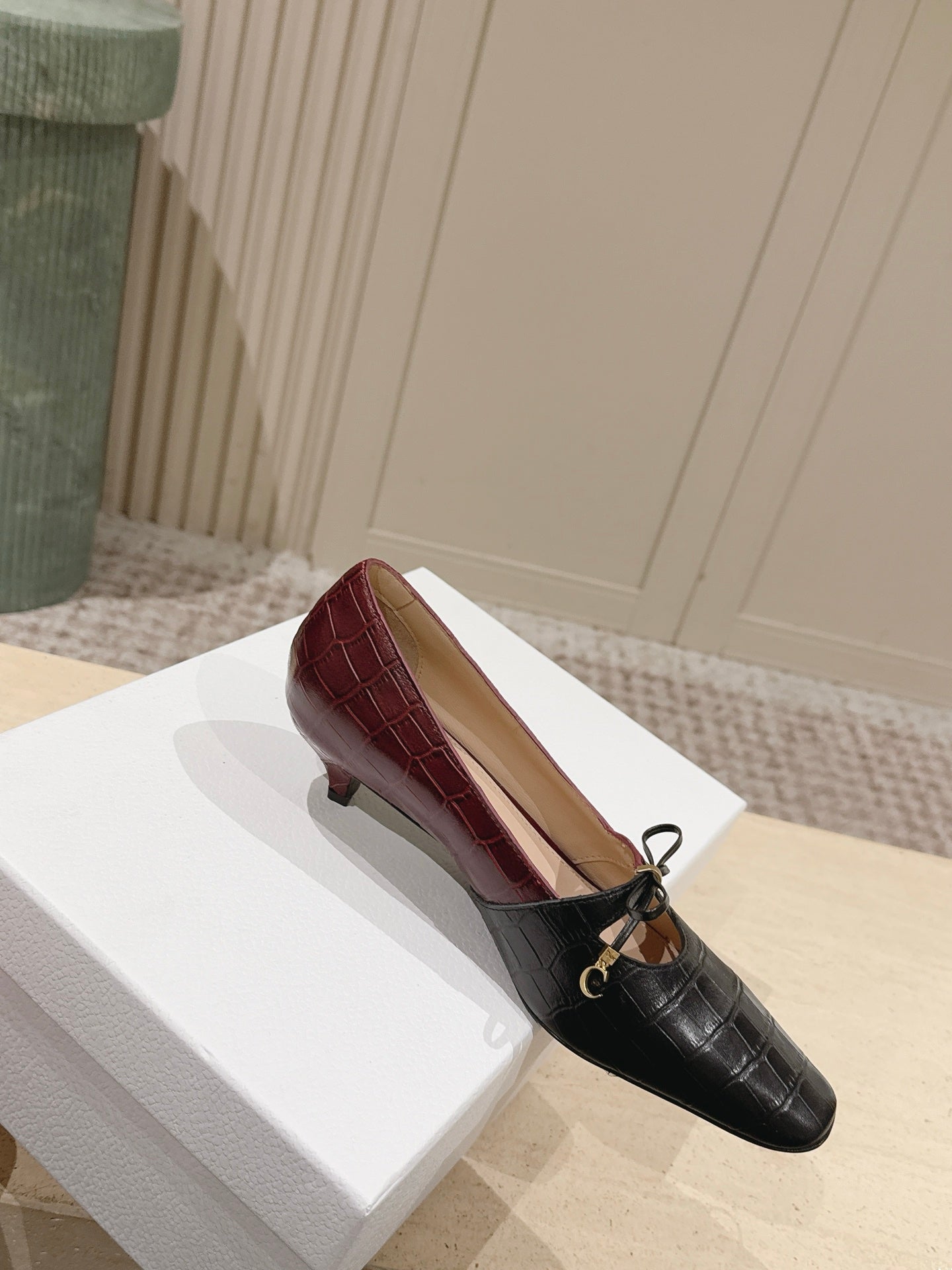 CD Muse Pump 4cm Black Burgundy Crocodile-Printed Calfskin 694201