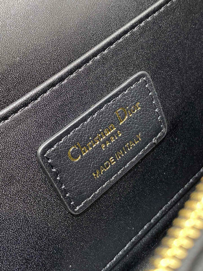FLAP BAG 18 BLACK QUILTED ALLOVER CALFSKIN