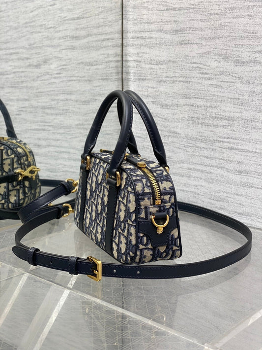 CD D-Vibe bowling bag 21 blue obliaue fabric