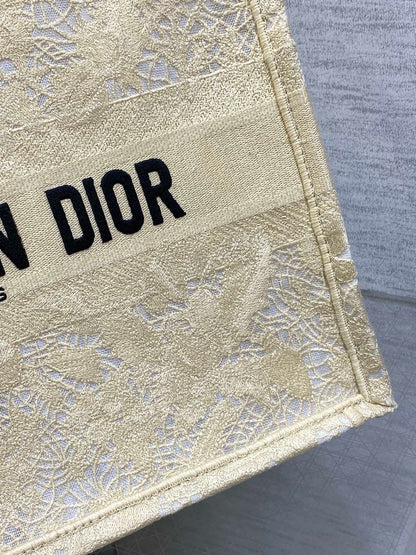 CD Medium Dior Book Tote Scotland’s National Flower Pattern Beige Cotton