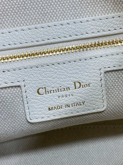 Dior 2025 Voyage Bag 34cm White Grained Calfskin 267767