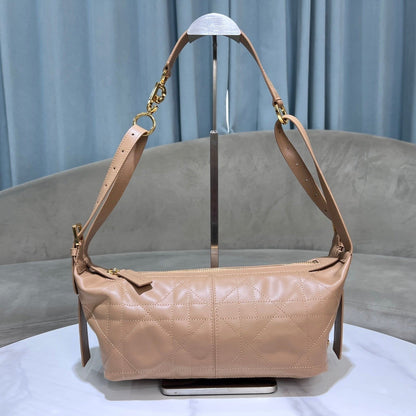 CD Hobo Bag 23 With Chain Nude Pink-Beige Calfskin