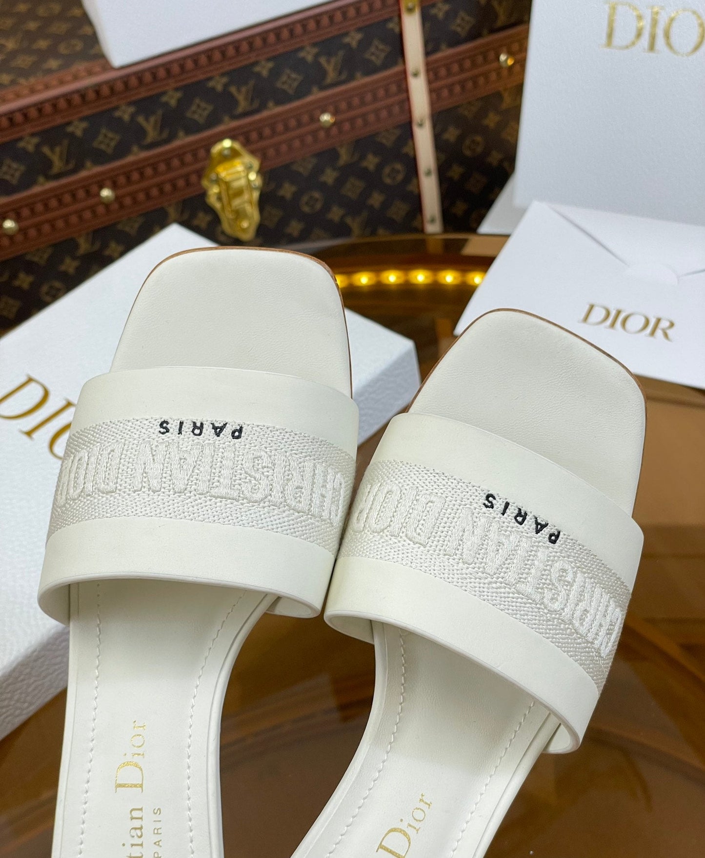 cd slide 45 white calfskin embroidered cotton