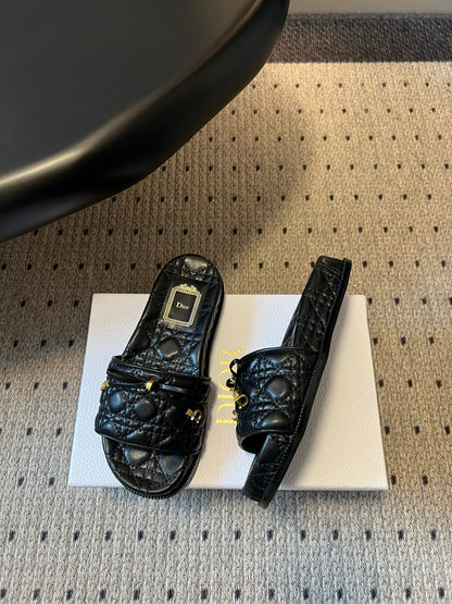 CD 26s Cannage Slides Black Lambskin 820050