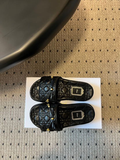 CD 26s Cannage Slides Black Lambskin 820050