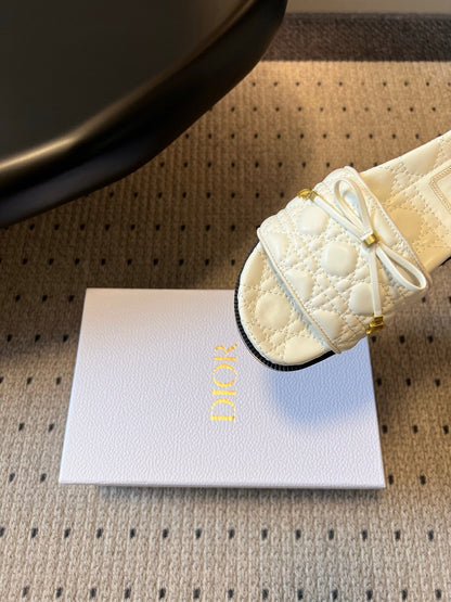 CD 26s Cannage Slides White Lambskin 820051