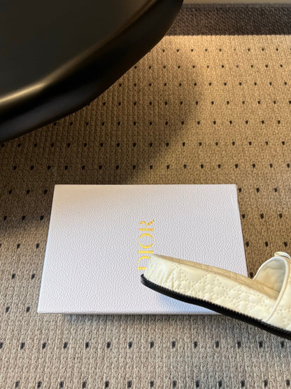 CD 26s Cannage Slides White Lambskin 820051