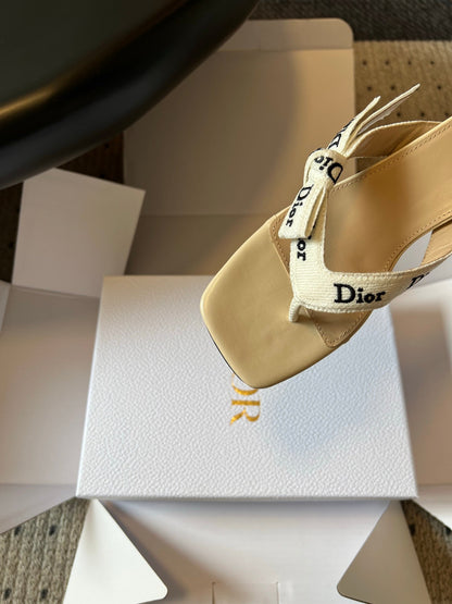 CD 26s Dway Thong Sandal Cream Cotton Lambskin 918054