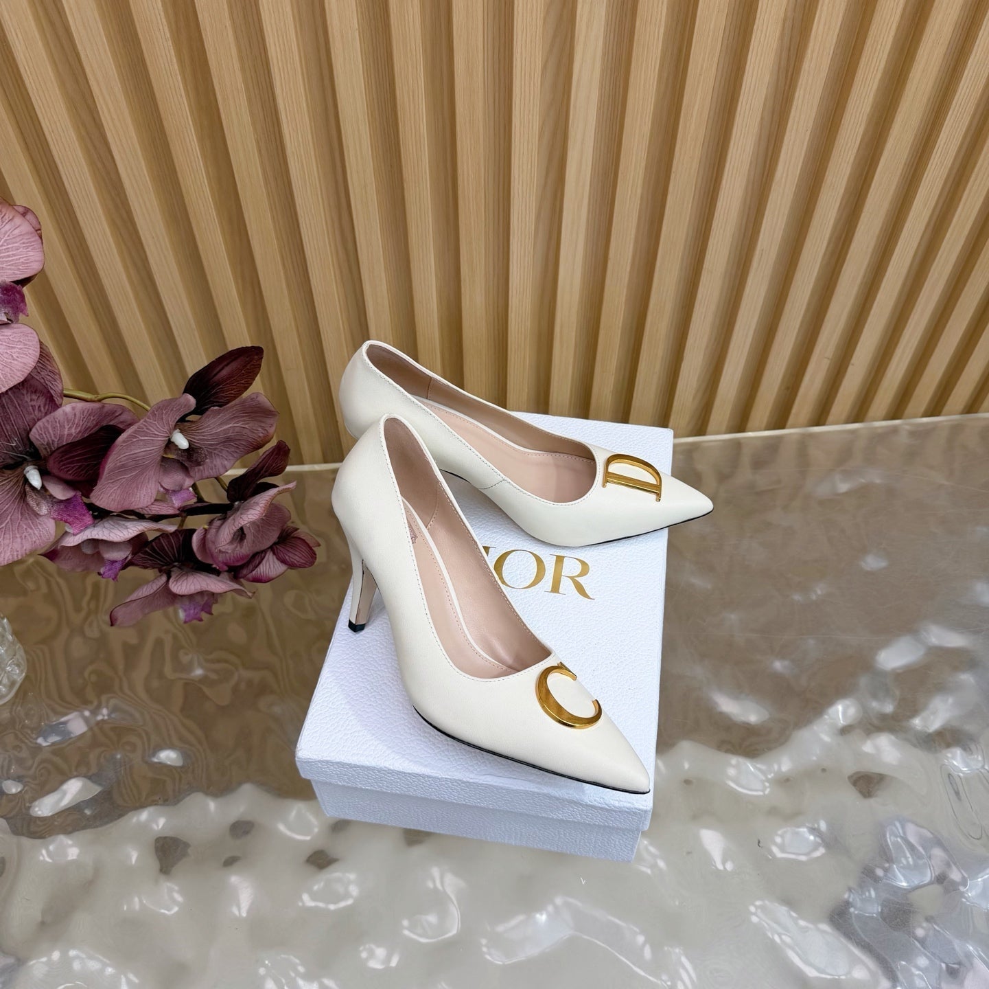 CD Buckle High-Heeled Elegant Shoes 85mm White Cowhide 537722