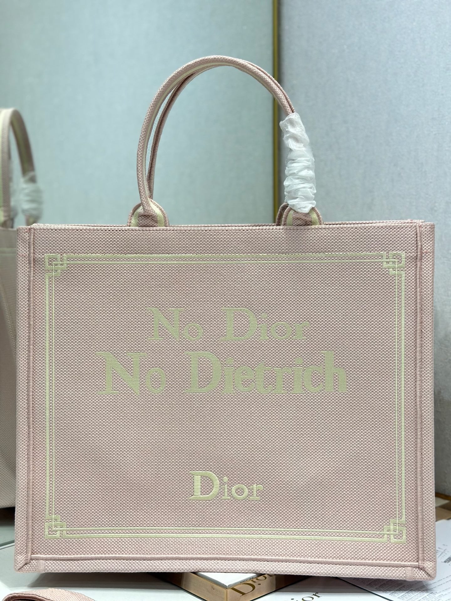 CD Book Tote Rose Tendre No Dior No Dietrich Embroidery