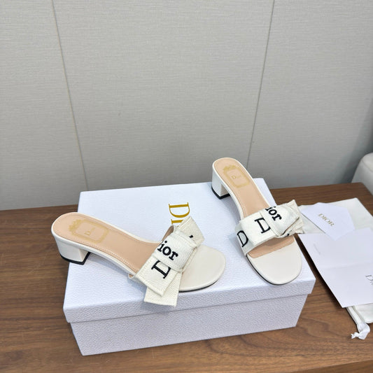 CD 26s J'Adior Chunky Heel 4.5cm White Canvas Lambskin 922453