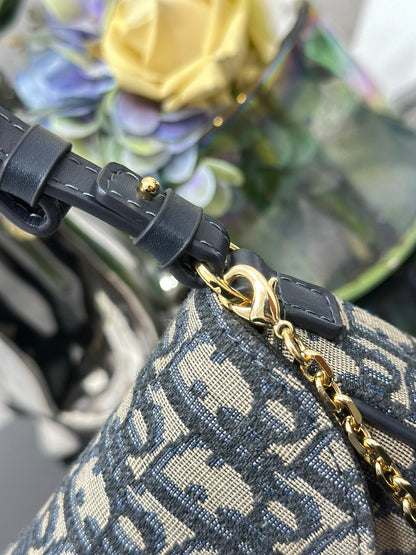 CD D-Vine's new chain bag 22 blue oblique fabric
