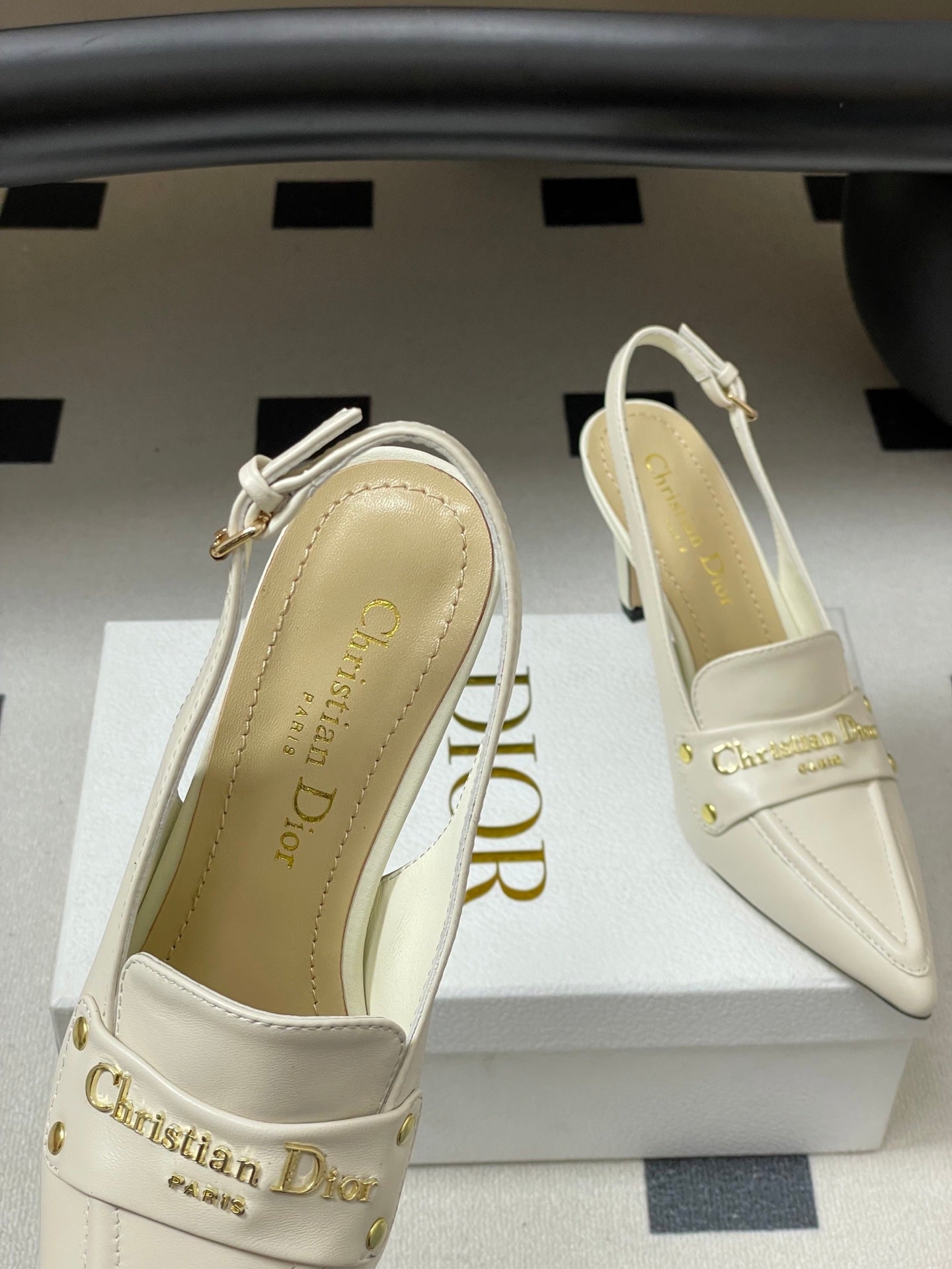 CD Boy Slingback Pump 85mm White Sheepskin 525831