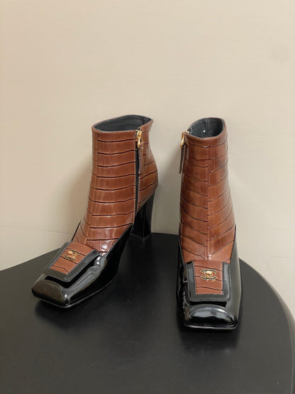 CC 26 Crocodile-embossed Boot Black Brown Patent Leather 593112