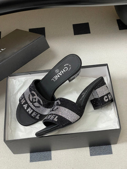 CC 26s  Sandals 70 Black Sheepskin Rhinestones 649513