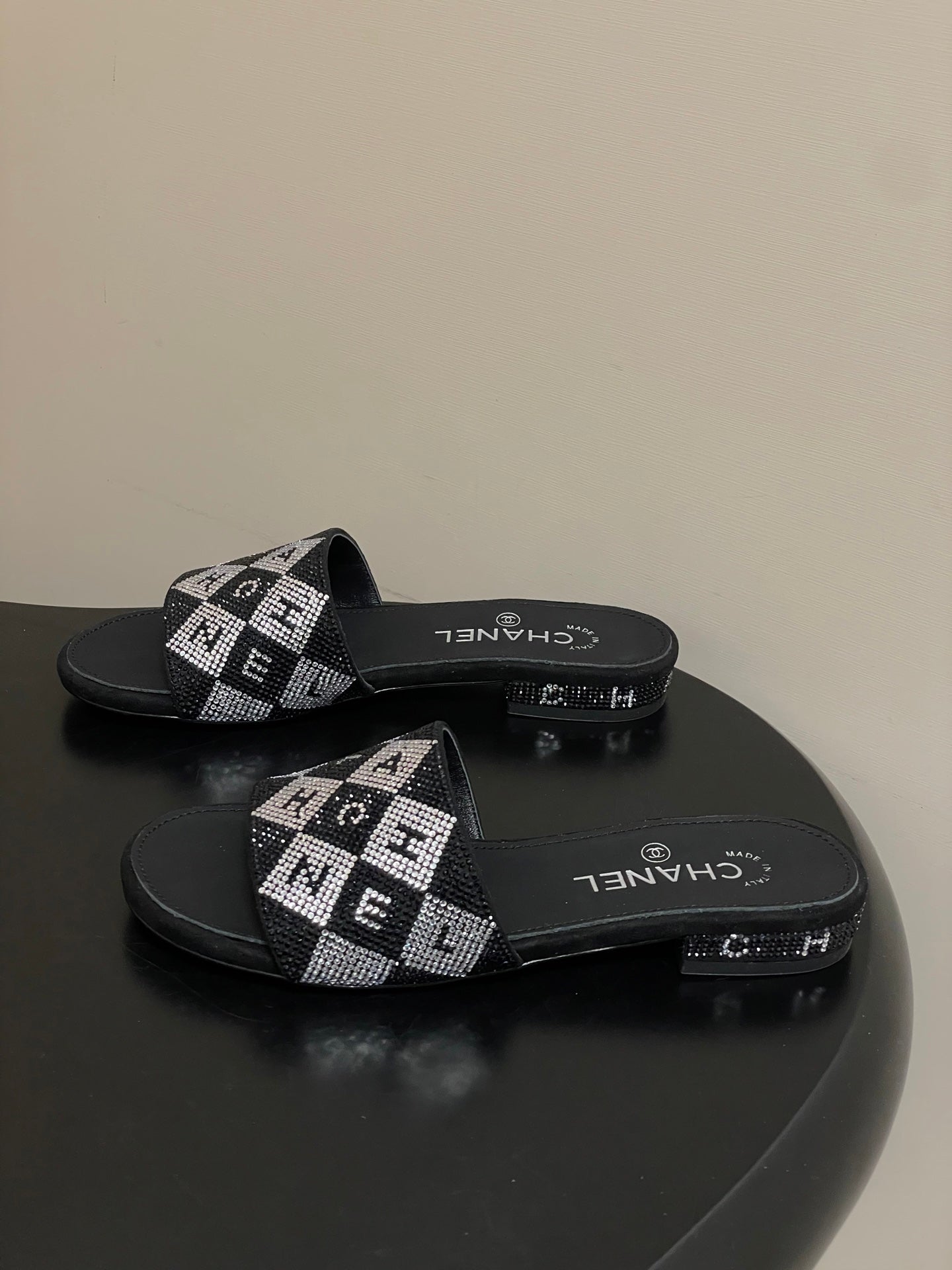 CC 26s Flat Sandals Black Sheepskin Rhinestones 649522