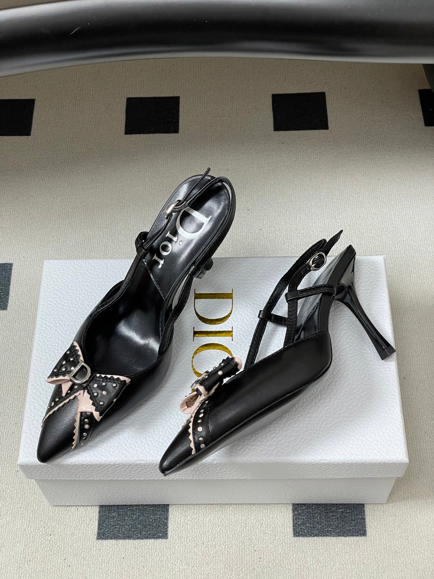 CD 26 D'Trick Slingback Heels 10cm Black Bow Detail Sheepskin 632583