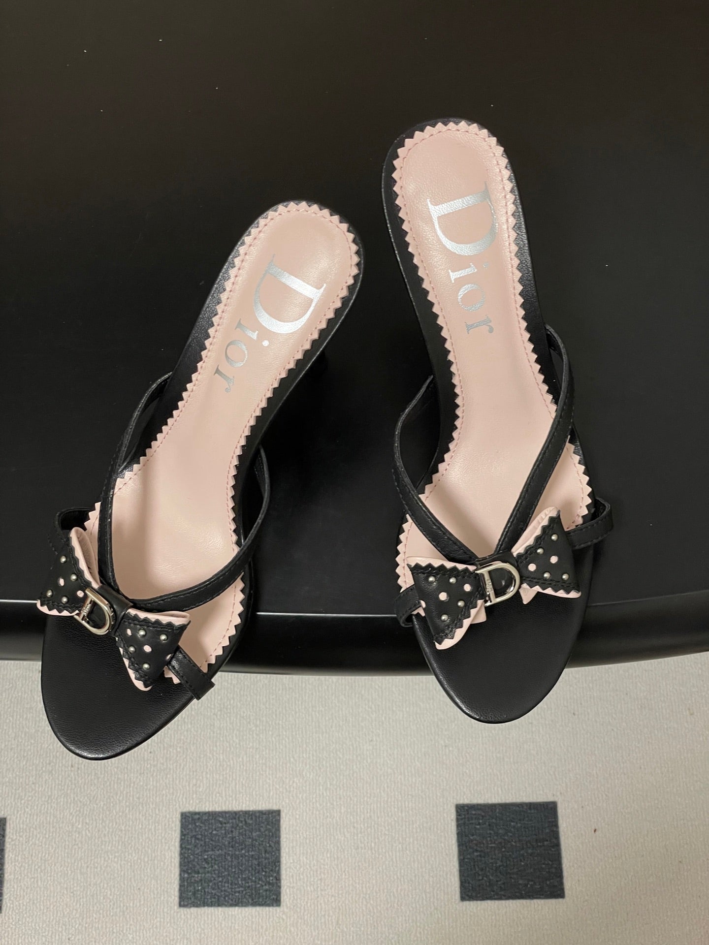 CD 26SS D'Trick Heeled Sandal 10cm Black Bow Detail Sheepskin 632581