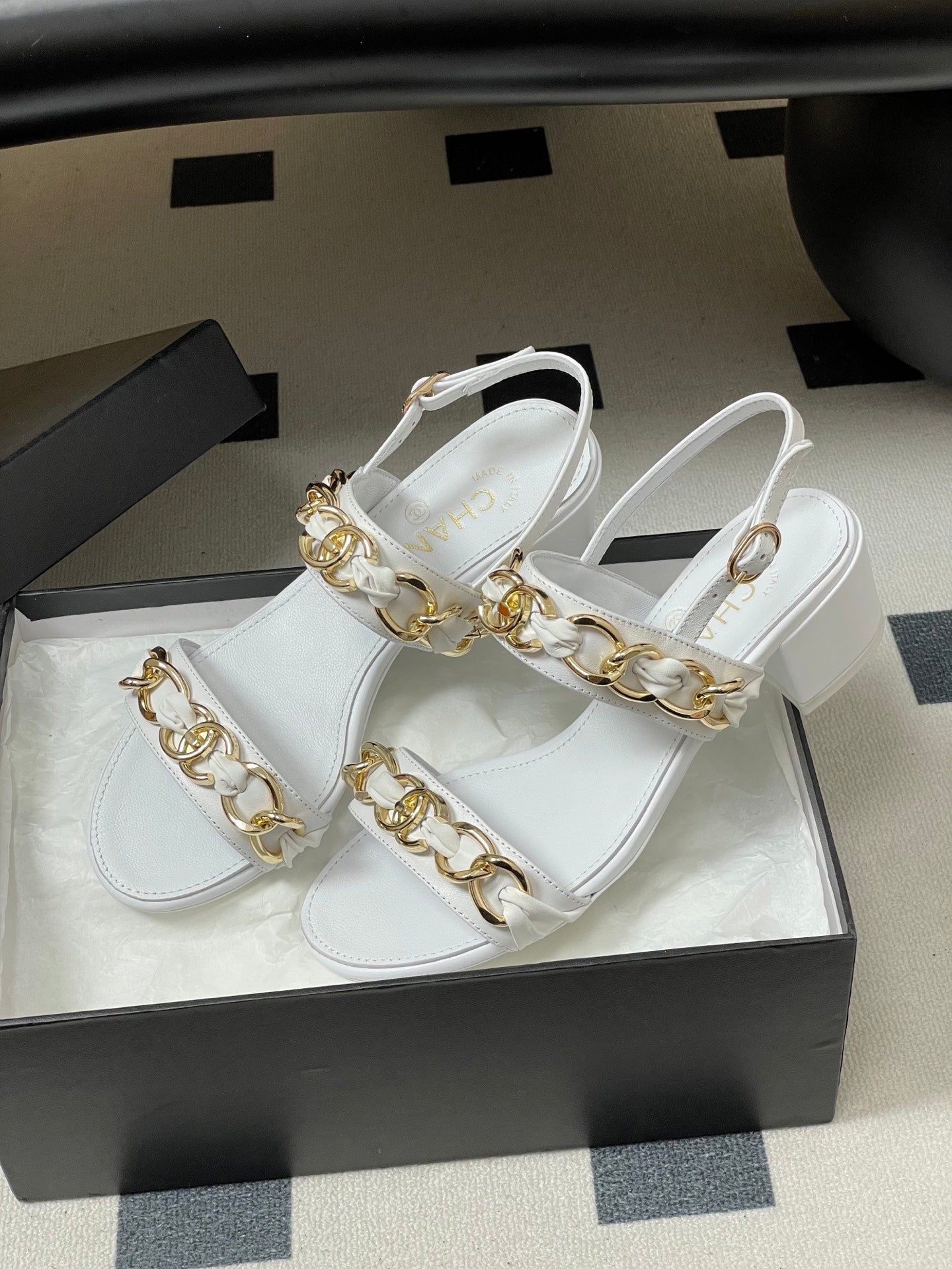 CC 26s Buckle Chain Sandals 55 White Sheepskin 649473