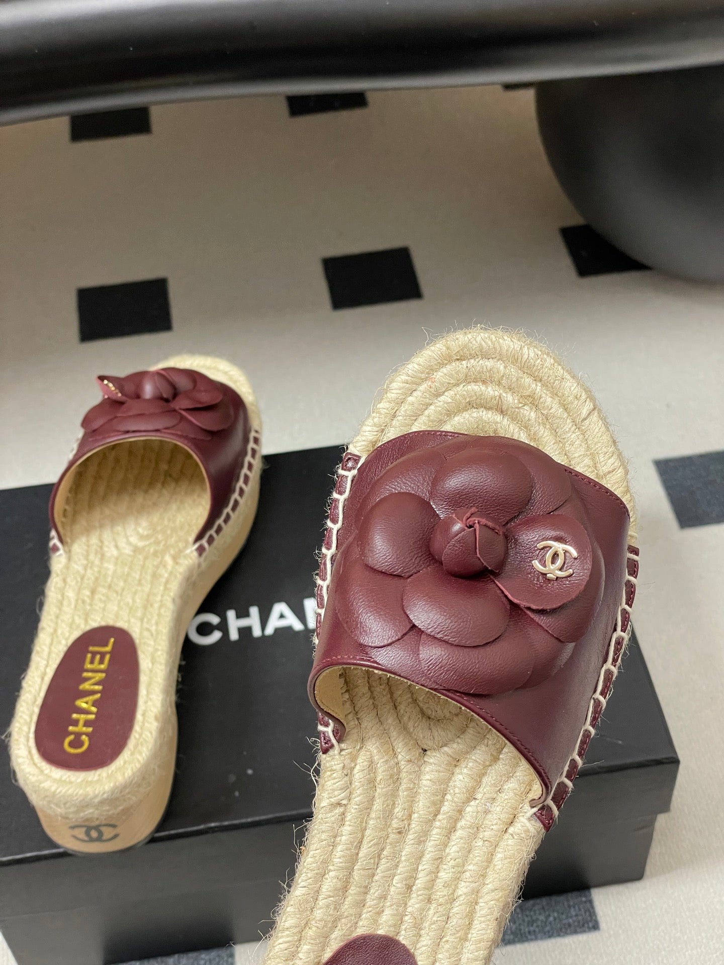 CC 26s Camellia Slippers Beige Burgundy Rope Smooth Leather 649399