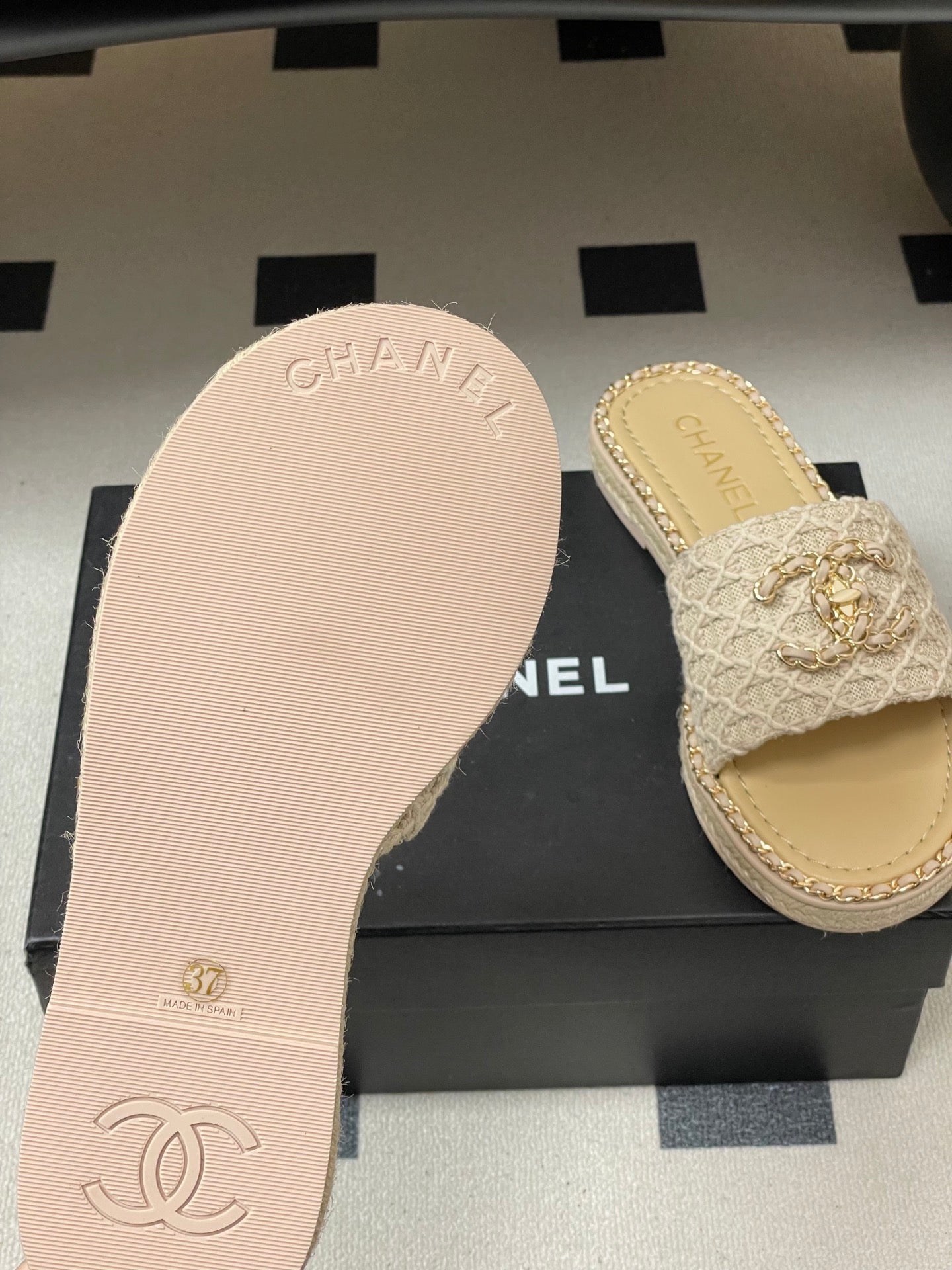 CC 26s Flat Slippers Beige Gold Fabric Sheepskin 649484
