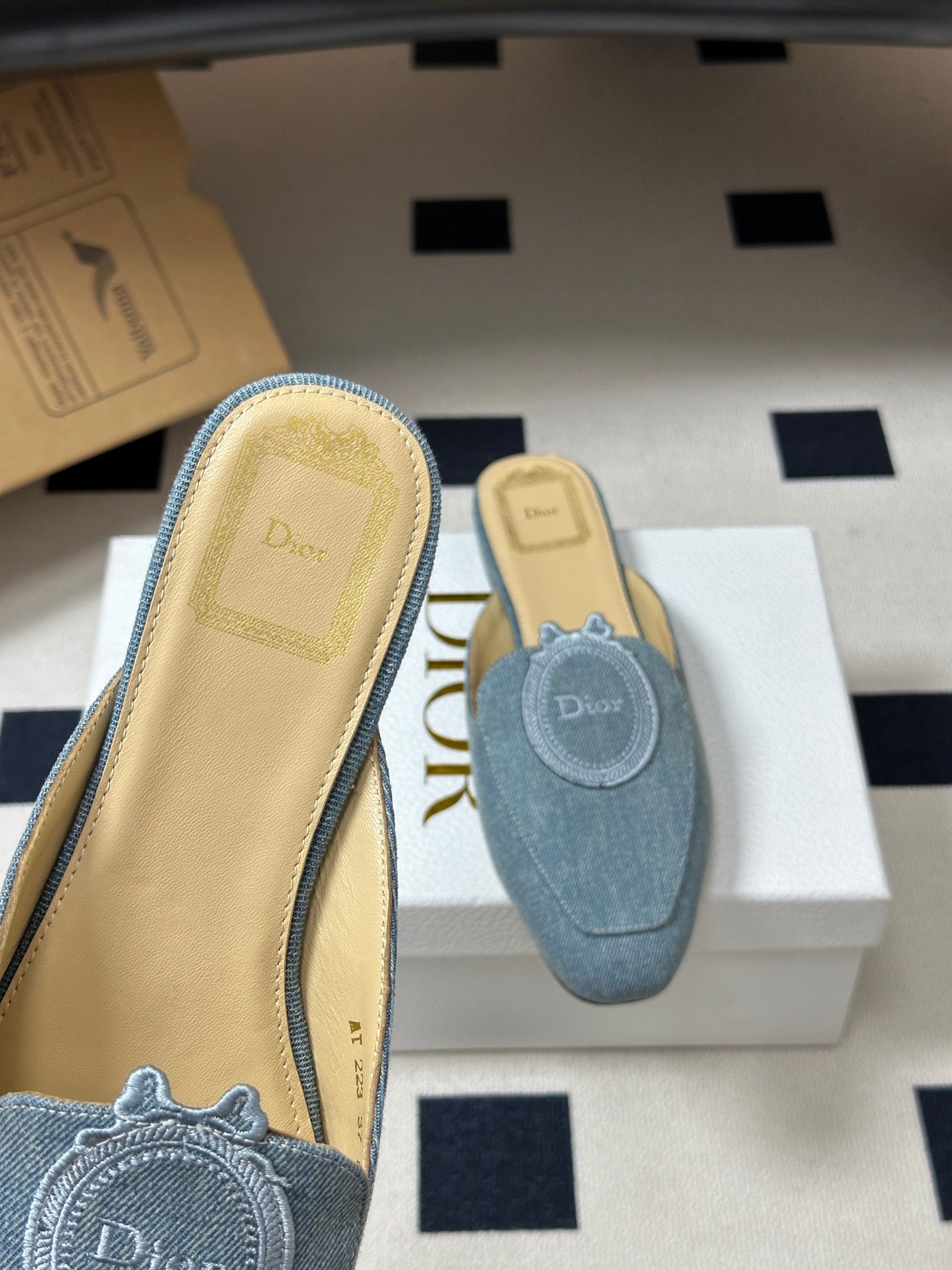CD Médaillon Mule Light Blue Denim 834920