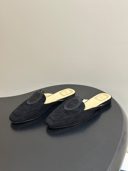 CD Médaillon Mule Black Suede 834915