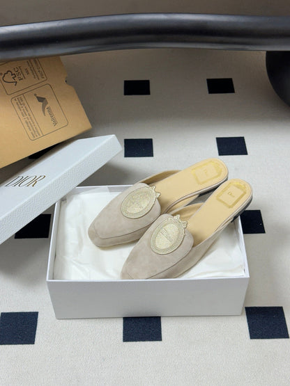 CD Médaillon Mule Light Khahi Suede 834916