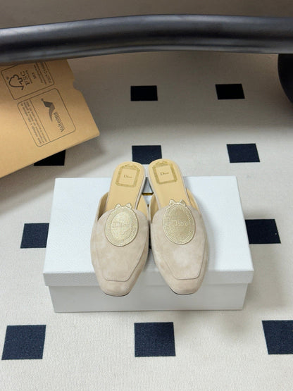 CD Médaillon Mule Light Khahi Suede 834916