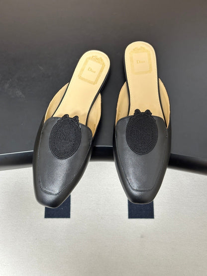 CD Médaillon Mule Black Lambskin 834917