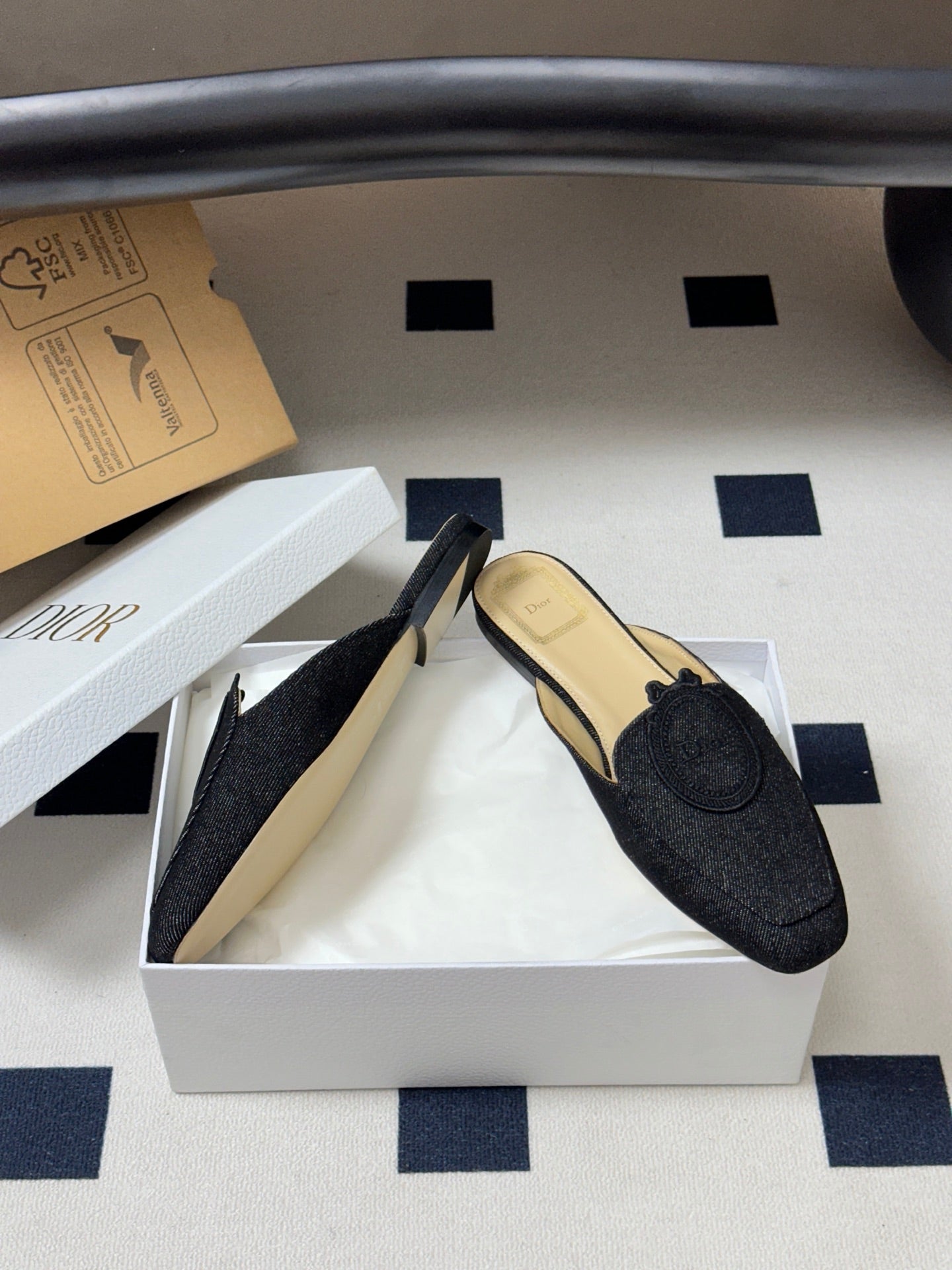 CD Médaillon Mule Black Denim 834921