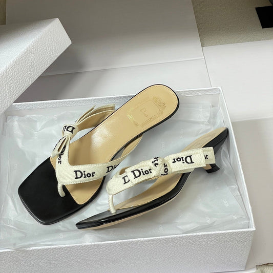 CD J'Adior Heeled Thong Sandal Black Beige Leather 834941