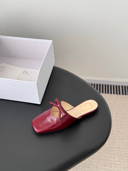 CD 26 Mary Jane Slippers Burgunfdy Patent Leather 605825