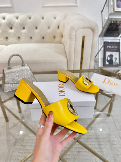 CD 26s Médaillon Buckle Slides 5cm Yellow Lambskin 927392