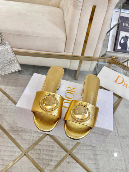 CD 26s Médaillon Buckle Slides 5cm Gold Lambskin 927389