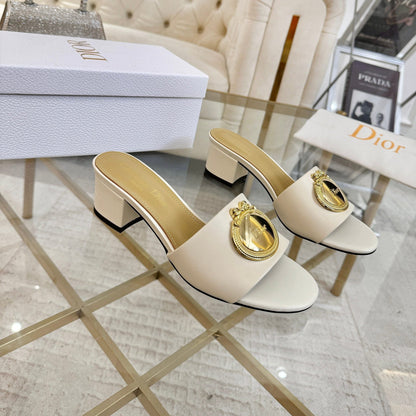 CD 26s Médaillon Buckle Slides 5cm White Lambskin 927377
