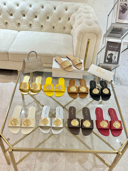 CD 26s Sandals Gold Leather 667116