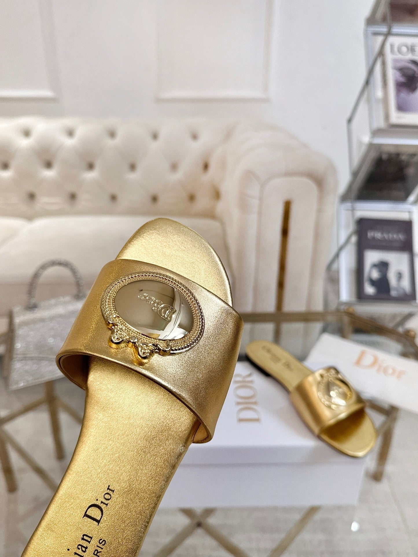 CD 26s Sandals Gold Leather 667116